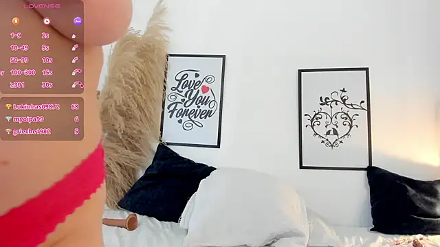 mia_lourence live sex cam