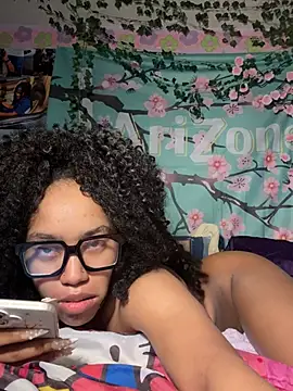 lifeoftt_19xx's cam snapshot