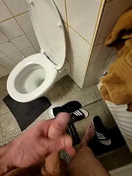 kisbiro77777's cam snapshot