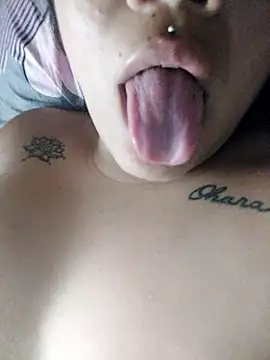 Camilu23 live sex cam