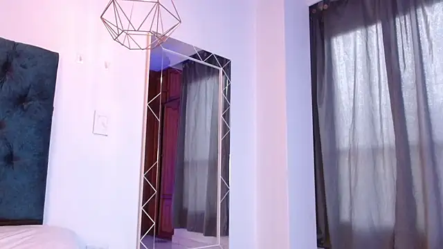 Desire_Evelyn's cam snapshot