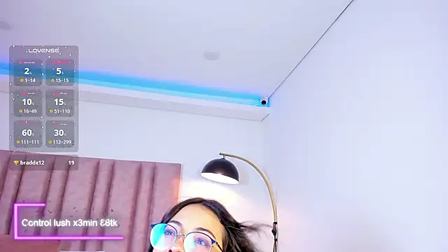 im_lily_'s cam snapshot