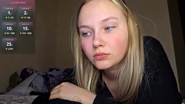 KarinRobertson live sex cam