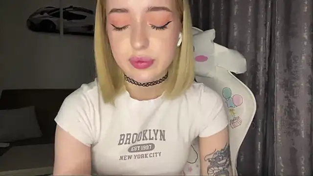 AToriaMuse's cam snapshot