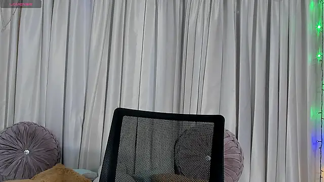 Sofia-bloom's cam snapshot