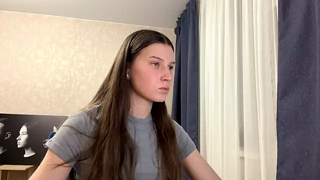 CloudyTube live sex cam