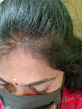 Tamil_Mithra's cam snapshot