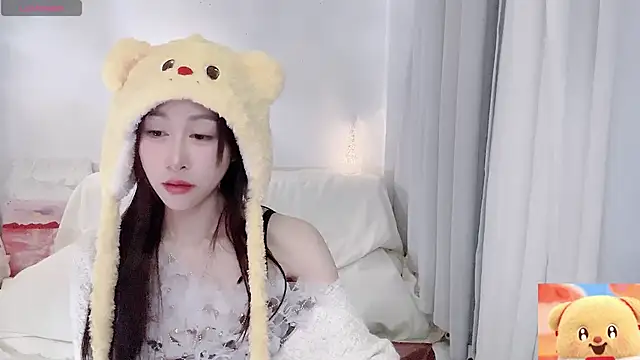 Fayebae_11's cam snapshot