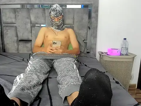 Master_Ruthless77 live sex cam