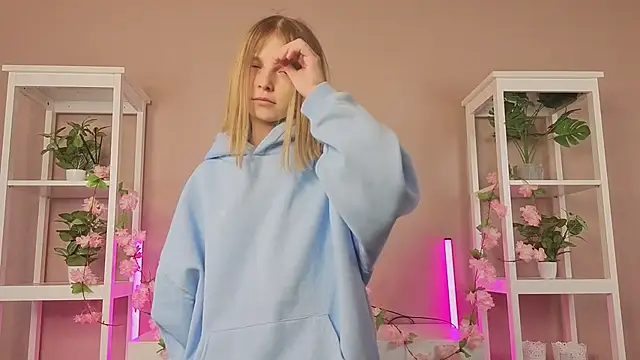 EssieVogel live sex cam