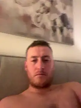 Londonlad818 live sex cam