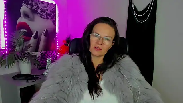 HelenLuxx live sex cam