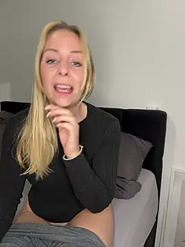 emily-becker22's cam snapshot