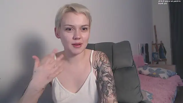 Kisi_misi's cam snapshot