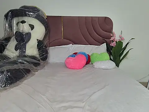 Husan-e-Jasmine's cam snapshot