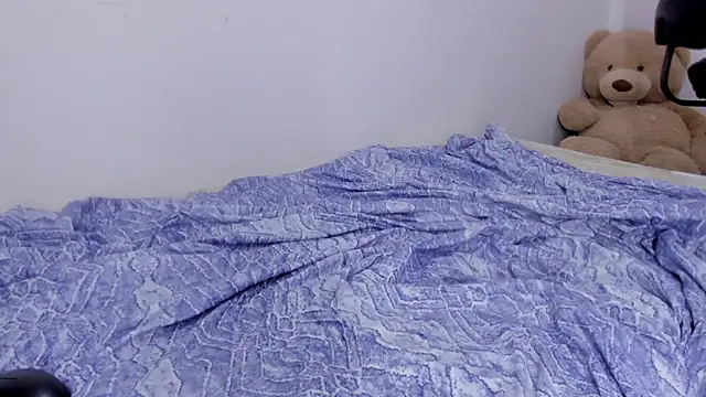 Emma_lean's cam snapshot