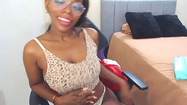 Keyra_Dainty's cam snapshot