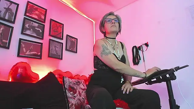 MistressNyx_cg live sex cam