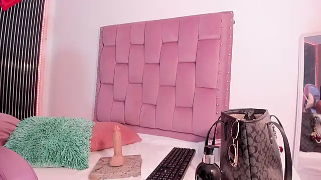 Mia_Duarte1's cam snapshot