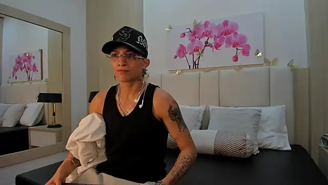 ZoeKrug's cam snapshot