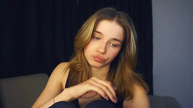 EarthaStinett's cam snapshot