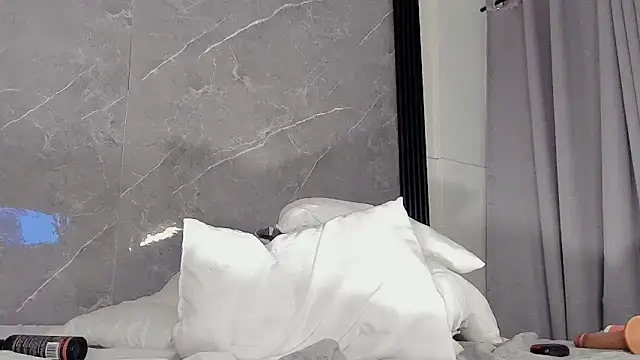 ahvi_ebony's cam snapshot