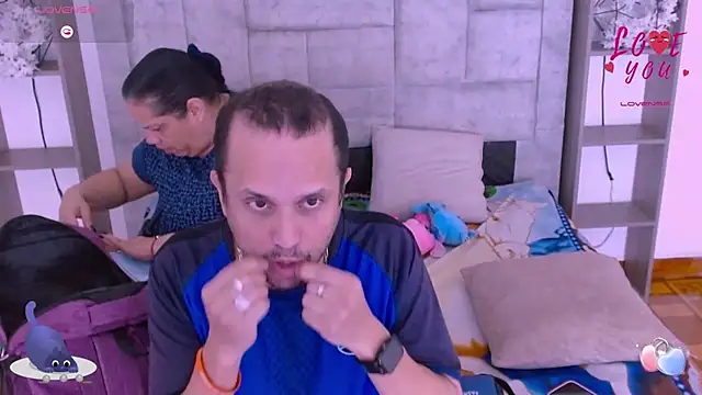 Candy_and_Jh0n live sex cam