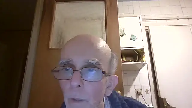 mariusica1@xh live sex cam