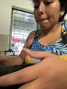 emmyjhonson07 live sex cam