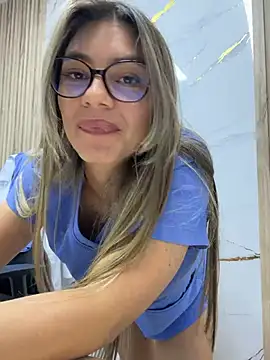 alicee16 live sex cam