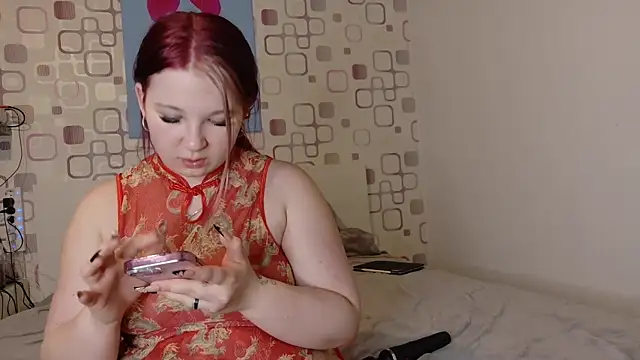 LittleChaosQueen live sex cam