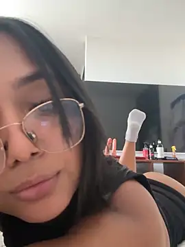 Lucianaaguzman live sex cam
