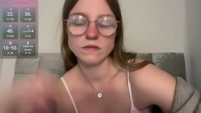 BustyKellyXXX's cam snapshot