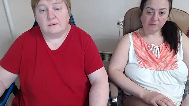 Bertie_Adeline's cam snapshot