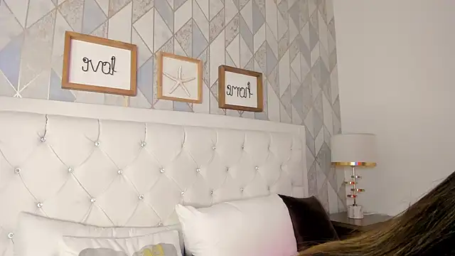 luna_forever7's cam snapshot