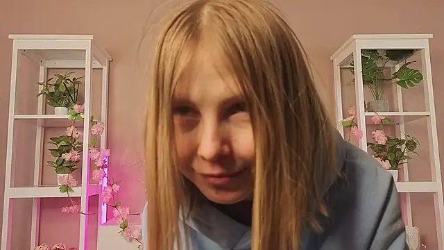 EssieVogel live sex cam