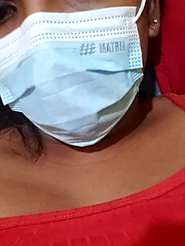 chuti_gurl's cam snapshot