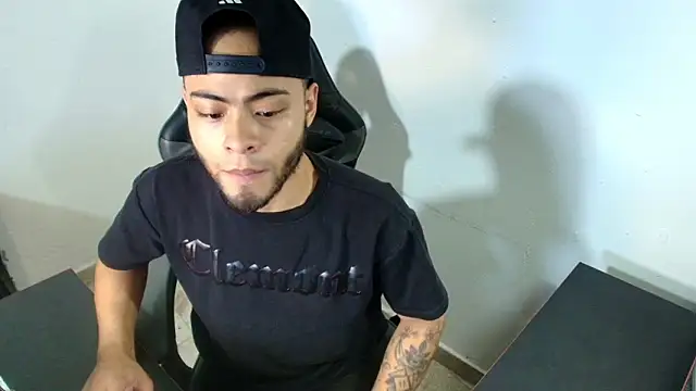 Xanderstone00's cam snapshot