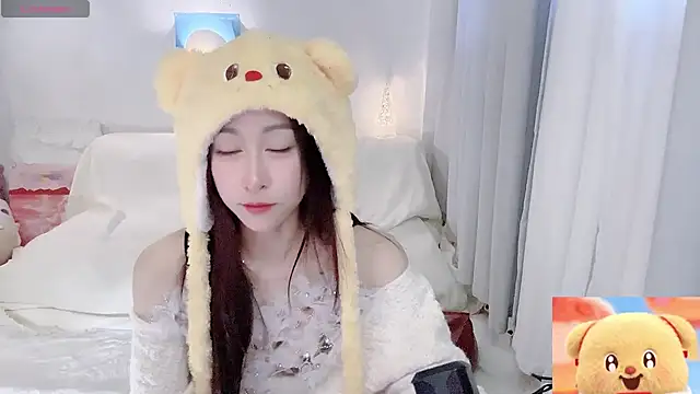 Fayebae_11's cam snapshot