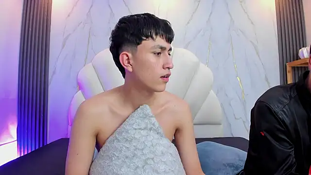 hoot_booys_'s cam snapshot