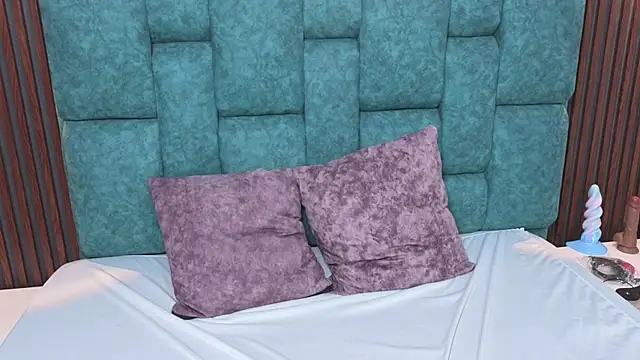 OliviaBonnie's cam snapshot