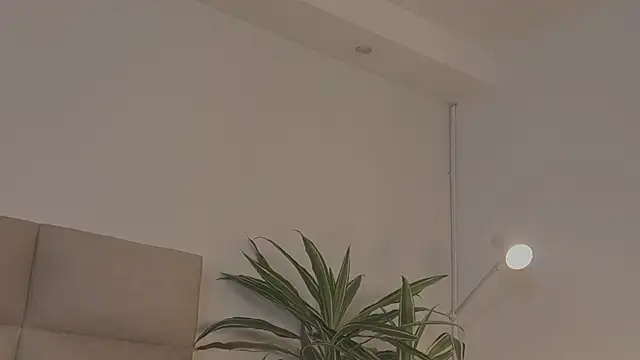 emma_brooks1's cam snapshot