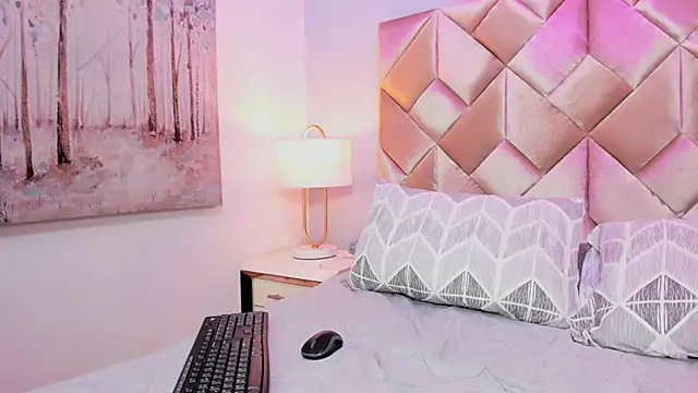 CandyLips_4's cam snapshot