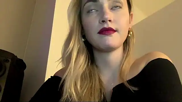 AmelieHot's cam snapshot