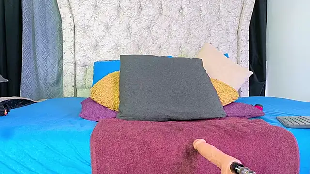 louis_bcasta1's cam snapshot