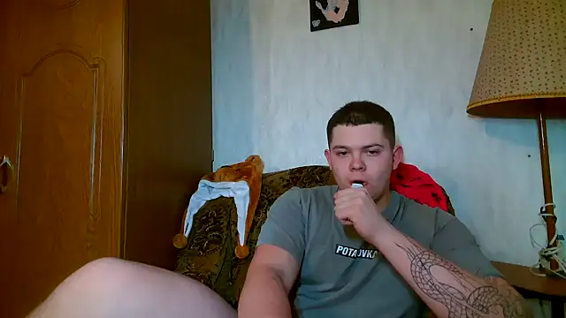 CuteButNaughty_'s cam snapshot