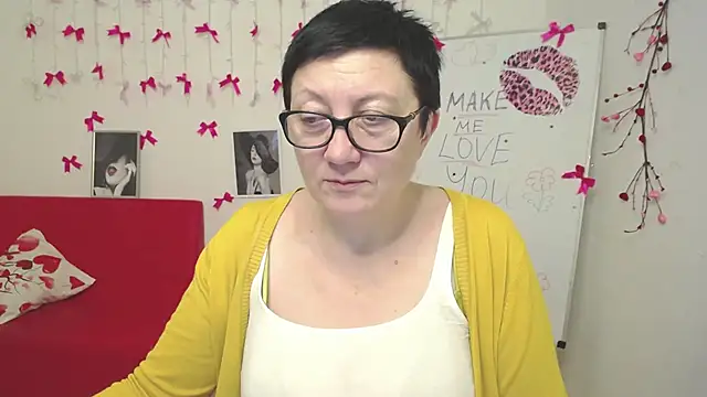 EmilyL0ve's cam snapshot