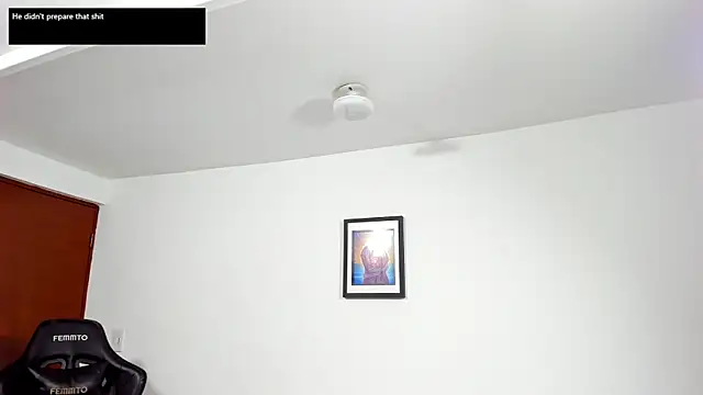 SebastianKnight's cam snapshot