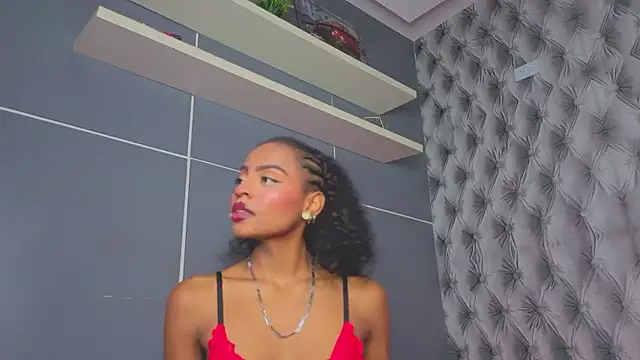 Hilary-banks's cam snapshot