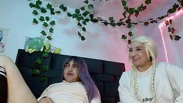 the_lesbian_game's cam snapshot